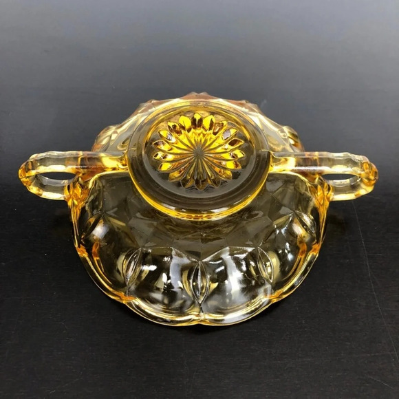 Vintage plat à manivelle en verre jaune  Fairfield vintage avec bord festonné - Picture 6 of 6